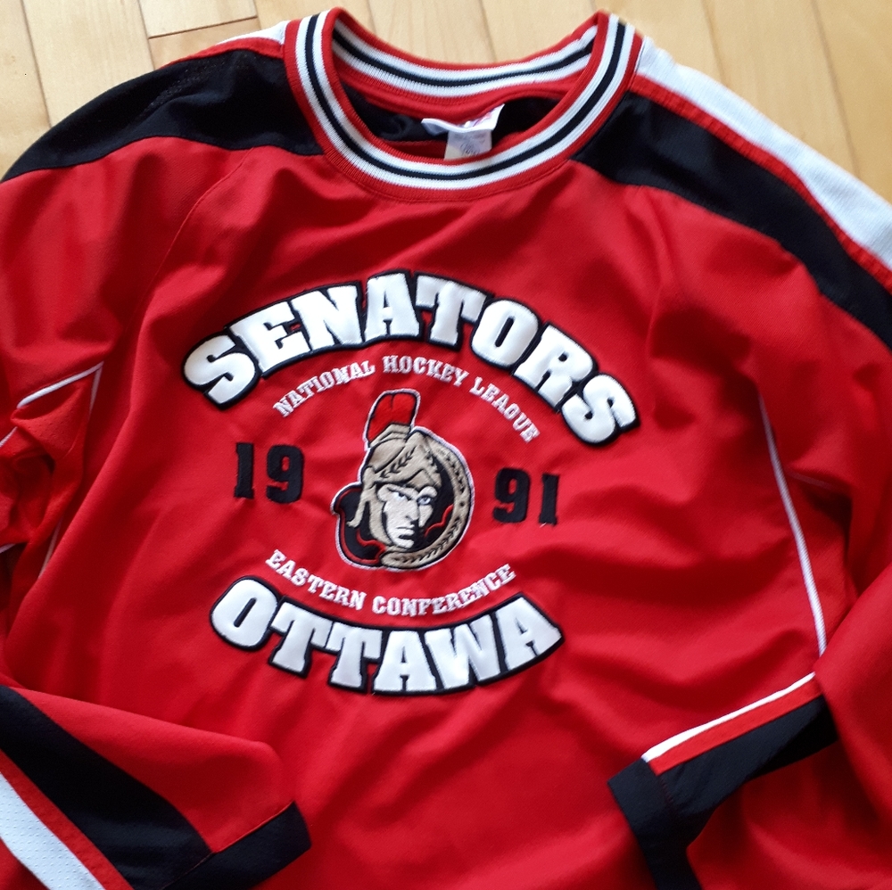 Ottawa senators sweater M 10-12 teen size